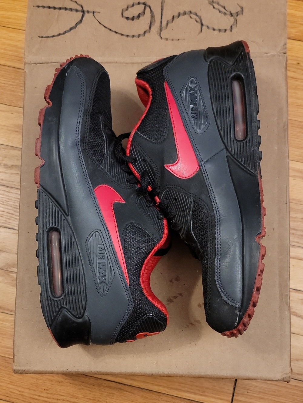 Men’s Nike AirMax Size 10 Black/ Red